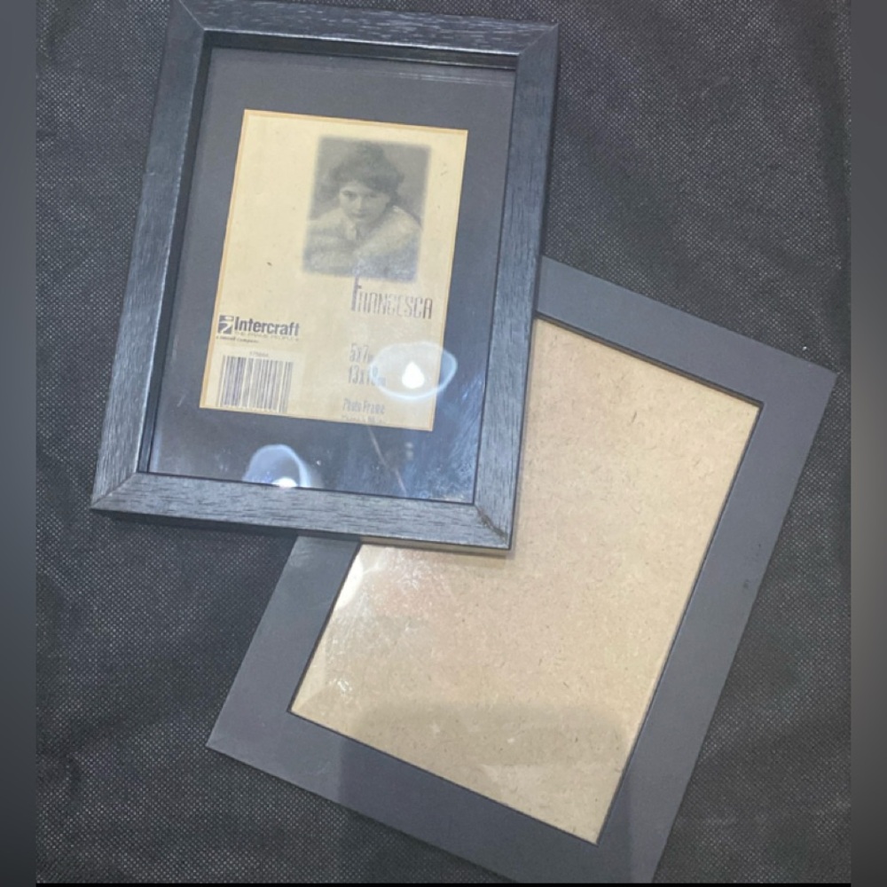 Vintage Set of 2 Intercraft  5x7 Picture Frames